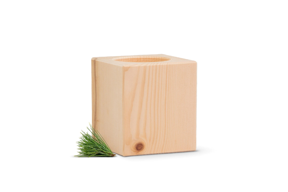 ZirbenErlebnis Geschenkbox #3: Zirbenkissen (17x29cm), Zirbenwürfel-Set, Zirbenkugel + 1L Misura-Karaffe